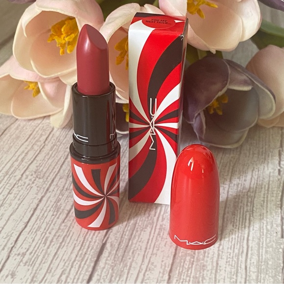 MAC - FOR MY NEXT TRICK LIPSTICK - Picture 1 of 8
